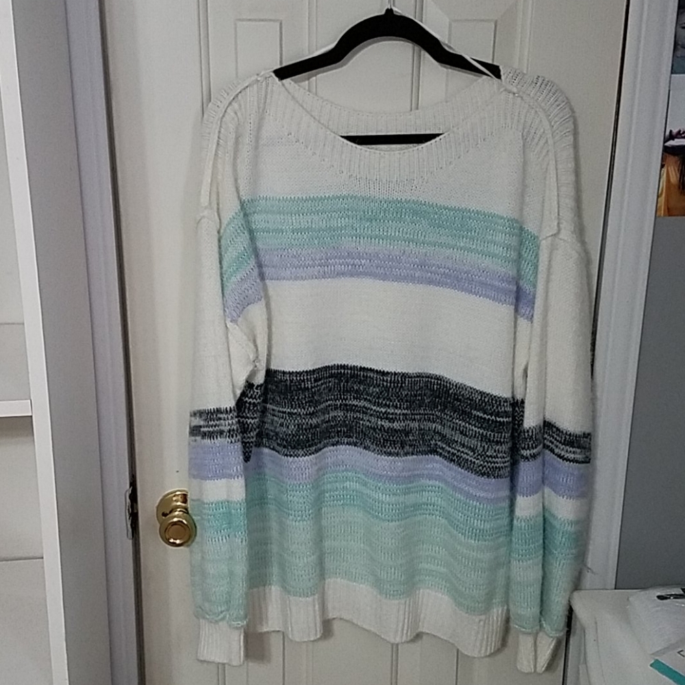 Oversized white/blue/purple/black sweater